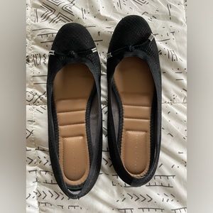KELLY & KATIE BLACK TEXTURED FLATS